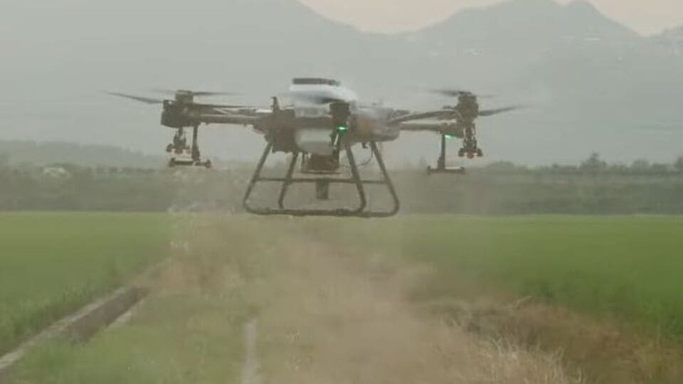 ఇక ఇక వ్యవసాయ డ్రోన్‌లతో డ్రోన్‌లతో స్థాయి స్థాయి యాంత్రీకరణ కేంద్రాలు, వ్యవసాయ బృందాలకు సబ్సిడీపై సబ్సిడీపై సరఫరా- ఈ రోజు ఆంధ్రప్రదేశ్ న్యూస్ తాజా నవీకరణలు జనవరి 28 2025, ఆంధ్ర ప్రదేశ్ న్యూస్