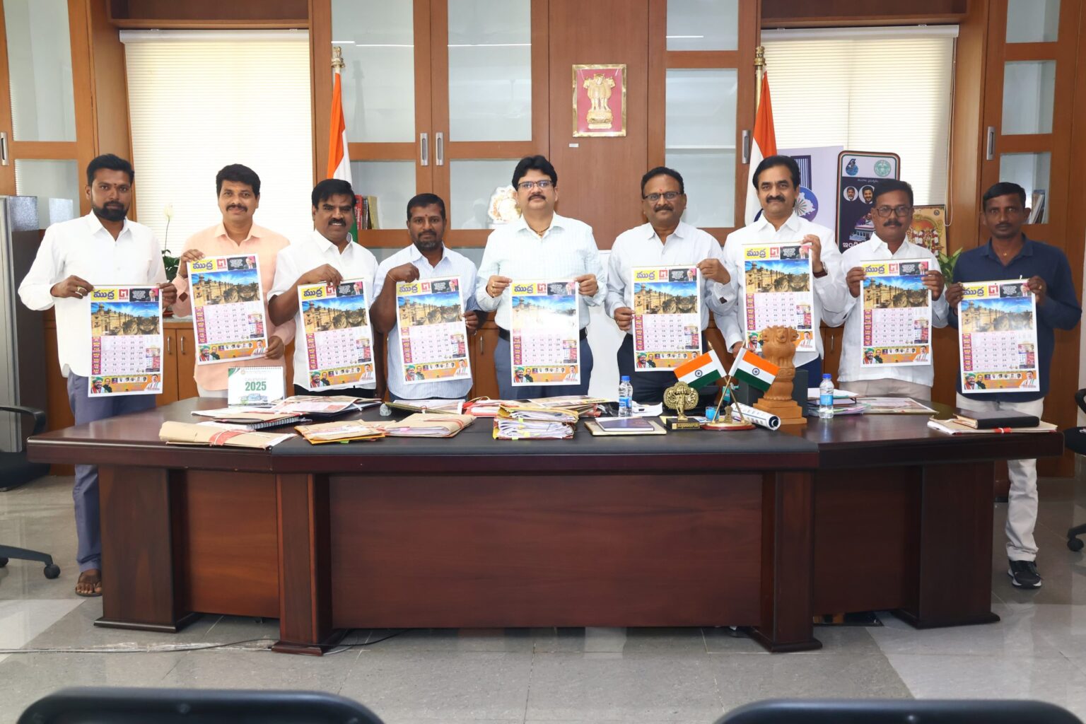 తనదైన శైలిలో ముందుకు దుసుకెళ్తున్న ముద్ర పత్రిక పత్రిక: కలెక్టర్ కలెక్టర్ కలెక్టర్