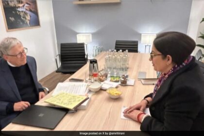 దావోస్‌లో బిల్ గేట్స్‌తో స్మృతి ఇరానీ యొక్క "ప్రభావవంతమైన సమావేశం"