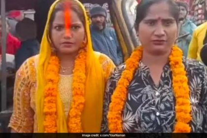 మద్యపాన భర్తలతో విసిగిపోతారు, 2 మంది మహిళలు ఇంటి నుండి బయలుదేరుతారు, ఒకరినొకరు వివాహం చేసుకుంటారు