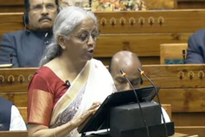 12 లక్షల రూపాయల వరకు ఆదాయంపై పన్ను లేదని నిర్మలా సీతారామన్ చెప్పారు