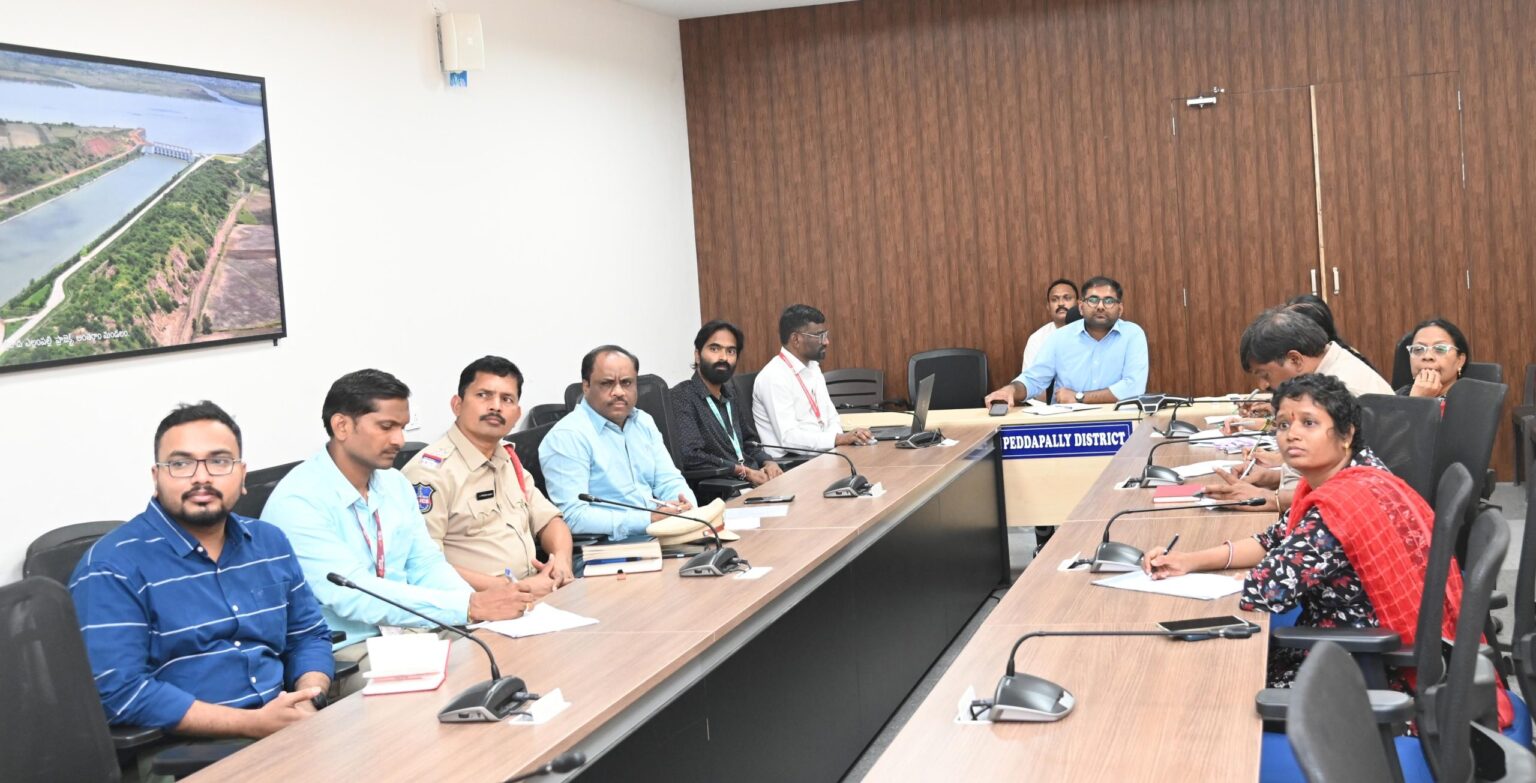 జిల్లా స్థాయి స్థాయి ఆధార్ కమిటీ సమావేశంలో సమావేశంలో పాల్గొన్న కలెక్టర్ కలెక్టర్ కోయ శ్రీ హర్ష శ్రీ