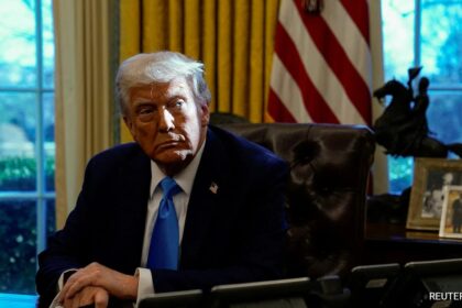 యూరోపియన్ యూనియన్ ట్రంప్ యొక్క సుంకాలకు "గట్టిగా, వెంటనే" స్పందిస్తుందని పేర్కొంది