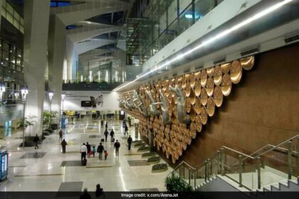 Delhi ిల్లీ విమానాశ్రయం డిఫెన్స్ ఎయిర్‌బేస్ నుండి విమానాలను అనుమతించడానికి సెంటర్ సెంటర్: రిపోర్ట్