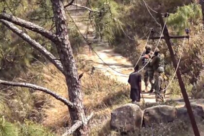 ఎన్‌కౌంటర్: జమ్ముకశ్మీర్లో జమ్ముకశ్మీర్లో- ముగ్గురు పోలీసులు మృతి!