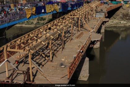 చారిత్రాత్మక అమీరా కడాల్ వంతెన పెద్ద పరివర్తన చెందుతుంది, ఇది త్వరలో తెరవబడుతుంది