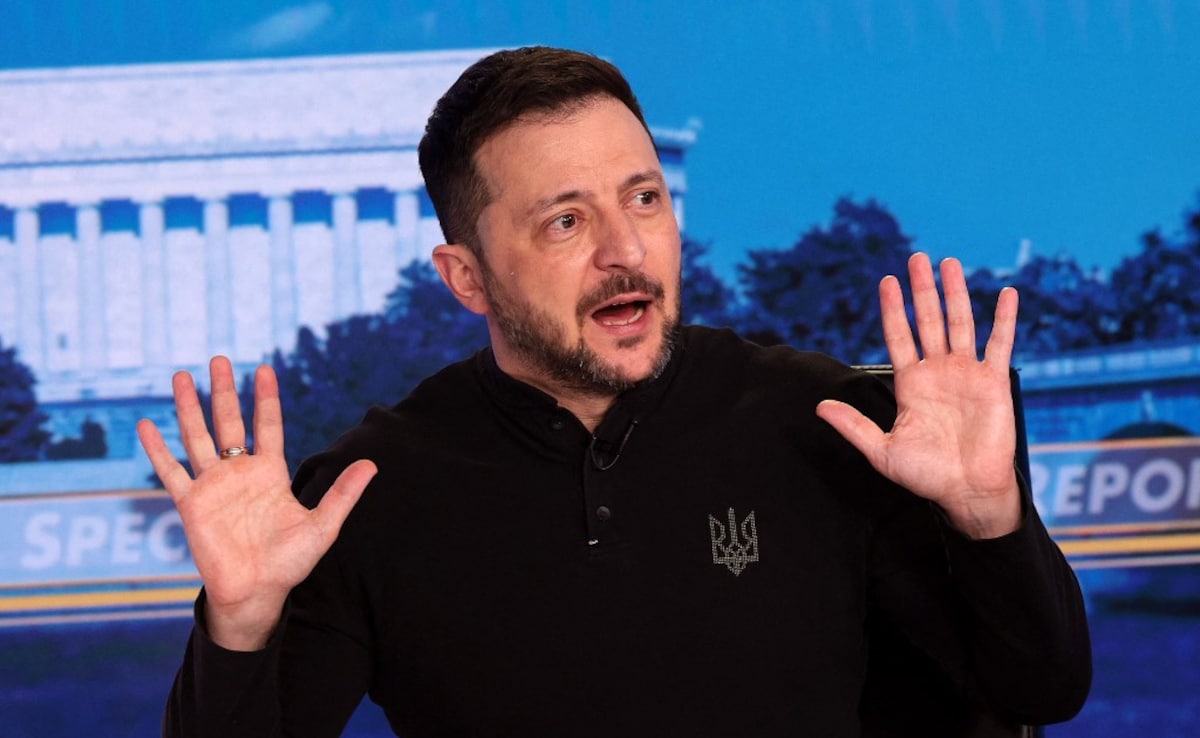 ట్రంప్ ఘర్షణ పడిన ఒక రోజు తర్వాత యుకె పిఎమ్ జెలెన్స్కీకి