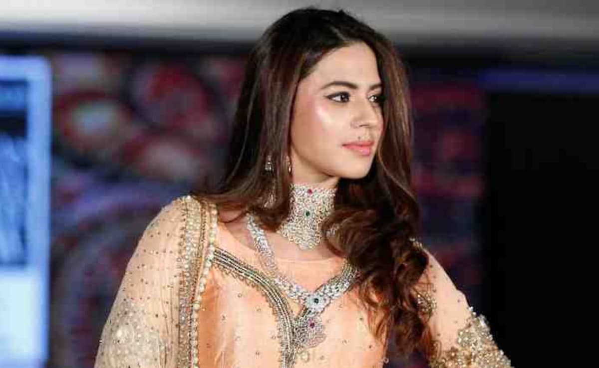 నటుడు రాన్యా రావు విమానాశ్రయ భద్రతకు స్లిప్ ఎలా ఇవ్వగలిగారు