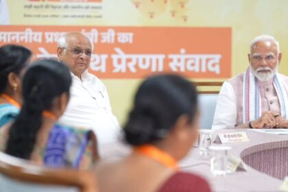 పిఎం మోడీ మహిళా దినోత్సవం సందర్భంగా 'లఖ్పతి డిడిస్' తో సంకర్షణ చెందుతాడు, వారికి మద్దతు ఇస్తాడు