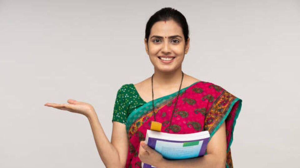 ఏపీ మెగా డీఎస్సీలో ఉద్యోగం సాధించాలంటే ఎలా ప్రిపేర్ అవ్వాలి? 9 ముఖ్యమైన