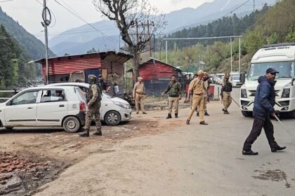 జమ్మూ కశ్మీర్‌ ఉగ్రదాడిలో హైదరాబాద్‌, విశాఖ విశాఖ వాసులు మృతి .. పారిపోతున్నా పారిపోతున్నా వెంటాడి కాల్చేసిన ముష్కరులు