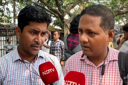 తొలగించిన ఉపాధ్యాయులు బెంగాల్ ప్రభుత్వాన్ని లక్ష్యంగా చేసుకున్నారు