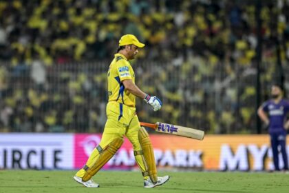 "దీనికి ఎటువంటి సాకులు లేవు": రవి శాస్త్రి CSK లోకి చీలిపోతుంది, ఎందుకంటే Ms ధోని నేతృత్వంలోని సైడ్ 103/9 vs kkr కు పడిపోతుంది