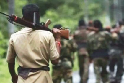 మహారాష్ట్రలో అరెస్టు చేసిన సి -60 కమాండో హత్యలో 4 మంది మావోయిస్టులు