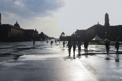 Delhi ిల్లీ లాగ్స్ తేమగా ఉండవచ్చు