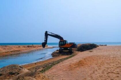 కృష్ణా నదిలో ఇసుక ఇసుక .. అందినకాడికి అందినకాడికి అందినకాడికి .. కోట్ల కోట్ల రూపాయలు రూపాయలు!