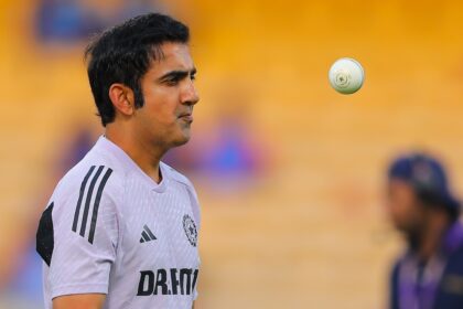 గౌతమ్ గంభీర్ విరాట్ కోహ్లీ, రోహిత్ శర్మ నిష్క్రమణ తర్వాత "సామ్ డామ్ డాండ్ భెడ్" రిమైండర్ పొందుతాడు