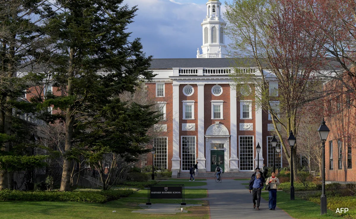 ట్రంప్ హార్వర్డ్ కాలిబాట తర్వాత చైనా విదేశీ విద్యార్థులకు మద్దతు ఇస్తుంది