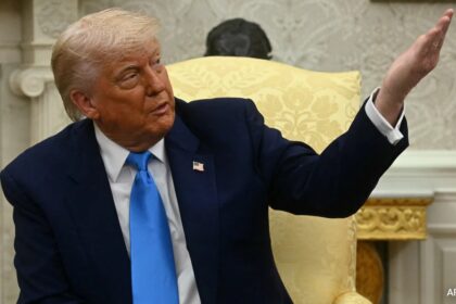 డొనాల్డ్ ట్రంప్ ఖతారి జెట్ ప్రశ్నపై ఎన్బిసి రిపోర్టర్ను స్లామ్ చేశాడు