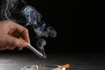 ఫ్రాన్స్‌లో బహిరంగ ప్రదేశాల్లో ధూమపానం ధూమపానం ..