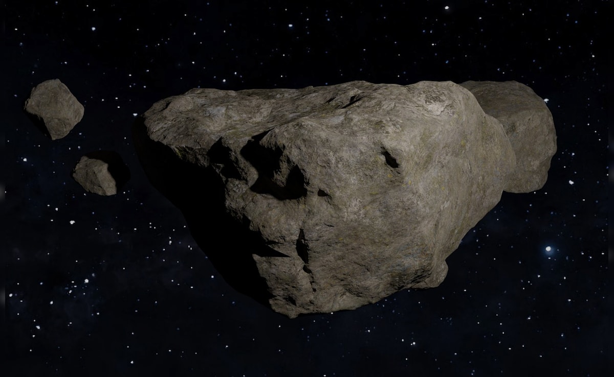 భూమి దగ్గర ప్రదక్షిణలు చేసే రాళ్ళు చంద్రుని భాగం కావచ్చు