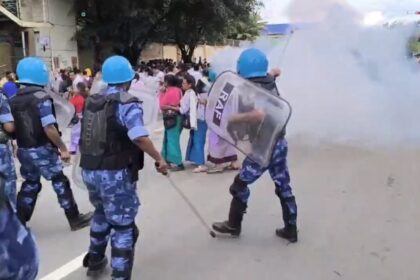 మణిపూర్ గవర్నర్ హౌస్ సమీపంలో భద్రతా దళాలతో నిరసనకారులు ఘర్షణ పడ్డారు, 7 మంది గాయపడ్డారు