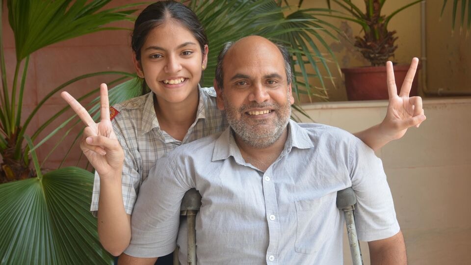 సీబీఎస్ఈ 10 వ తరగతిలో టాపర్స్ టాపర్స్ నిలిచిన ఇద్దరు ఇద్దరు అమ్మాయిల అమ్మాయిల- రెండు సిబిఎస్ క్లాస్ 10 టాపర్ల యొక్క రెండు వేర్వేరు అభిప్రాయాలు వాటి తయారీ చెక్ వివరాలు, కెరీర్ న్యూస్