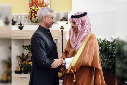 సౌదీ విదేశాంగ మంత్రి జైషంకర్, పాక్ విదేశాంగ మంత్రి ఇషాక్ దార్ ఇండియా పాకిస్తాన్ ఉద్రిక్తతలను సమర్థించమని పిలుస్తారు