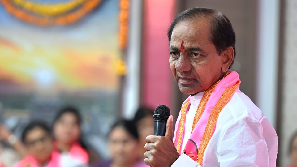 కేసీఆర్ కీలక నిర్ణయం - జూన్ 11 న న కమిషన్ ఎదుట ఎదుట ..!