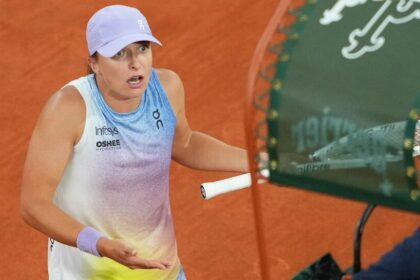 ఫ్రెంచ్ ఓపెన్ లో లో డిఫెండింగ్ ఛాంపియన్ కు షాకింగ్ ఓటమి .. పరాజయం తట్టుకోలేక ఛైర్ అంపైర్ తో తో గొడవ